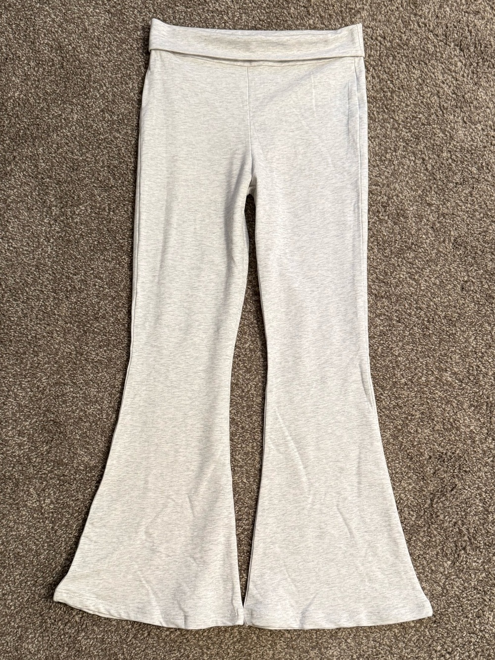 Edikted grey fold over flare sweatpants
Size S